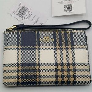 NWT COACH C8683 Corner Zip Wristlet With Garden Plaid Print Midnight Multi